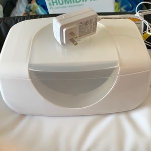 Baby wipe warmer